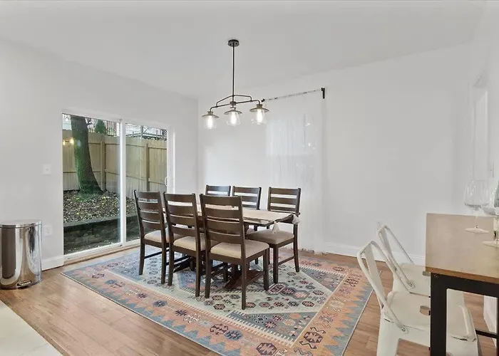 Mins To Stadiums - Fenced Yard - Fire Pit *